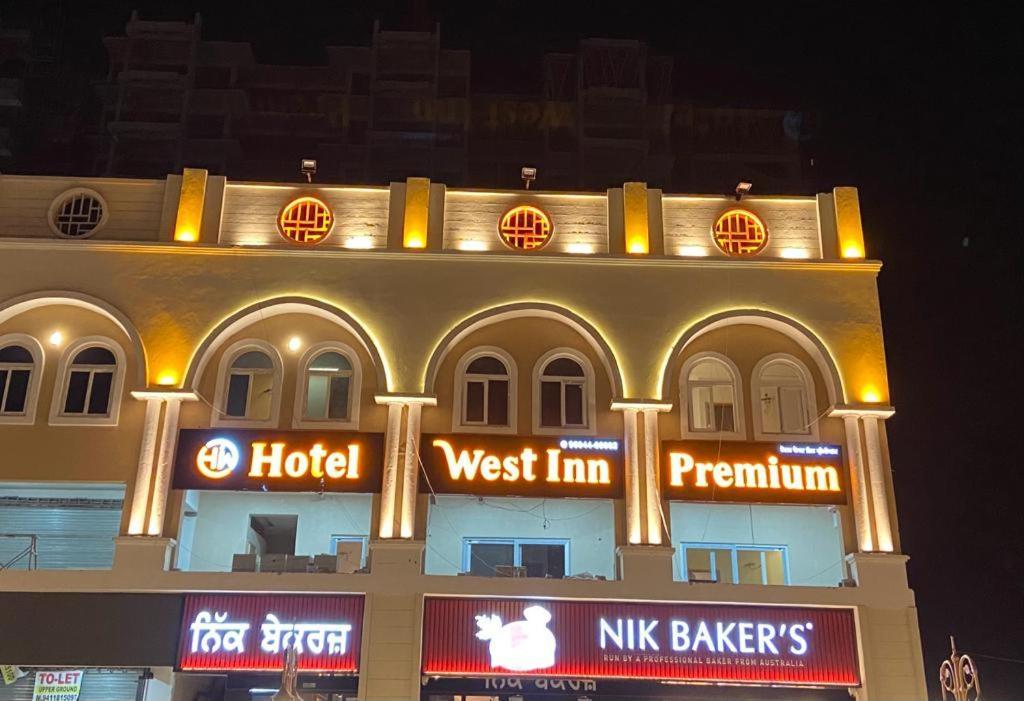 Hotel West Inn Premium Kharar Exterior foto
