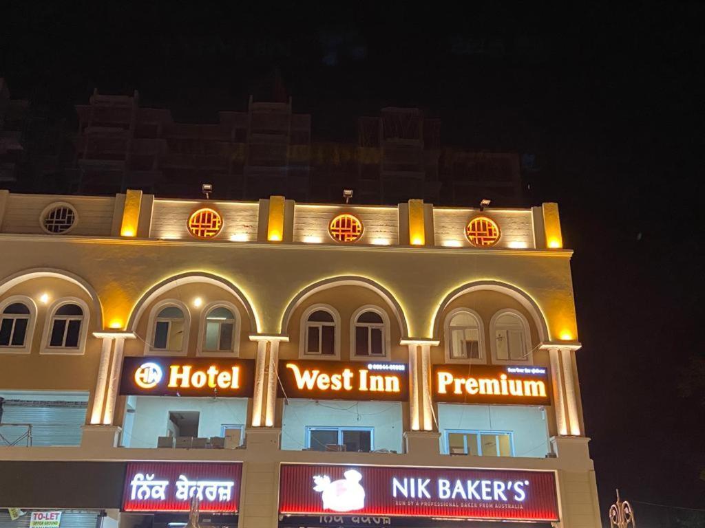 Hotel West Inn Premium Kharar Exterior foto