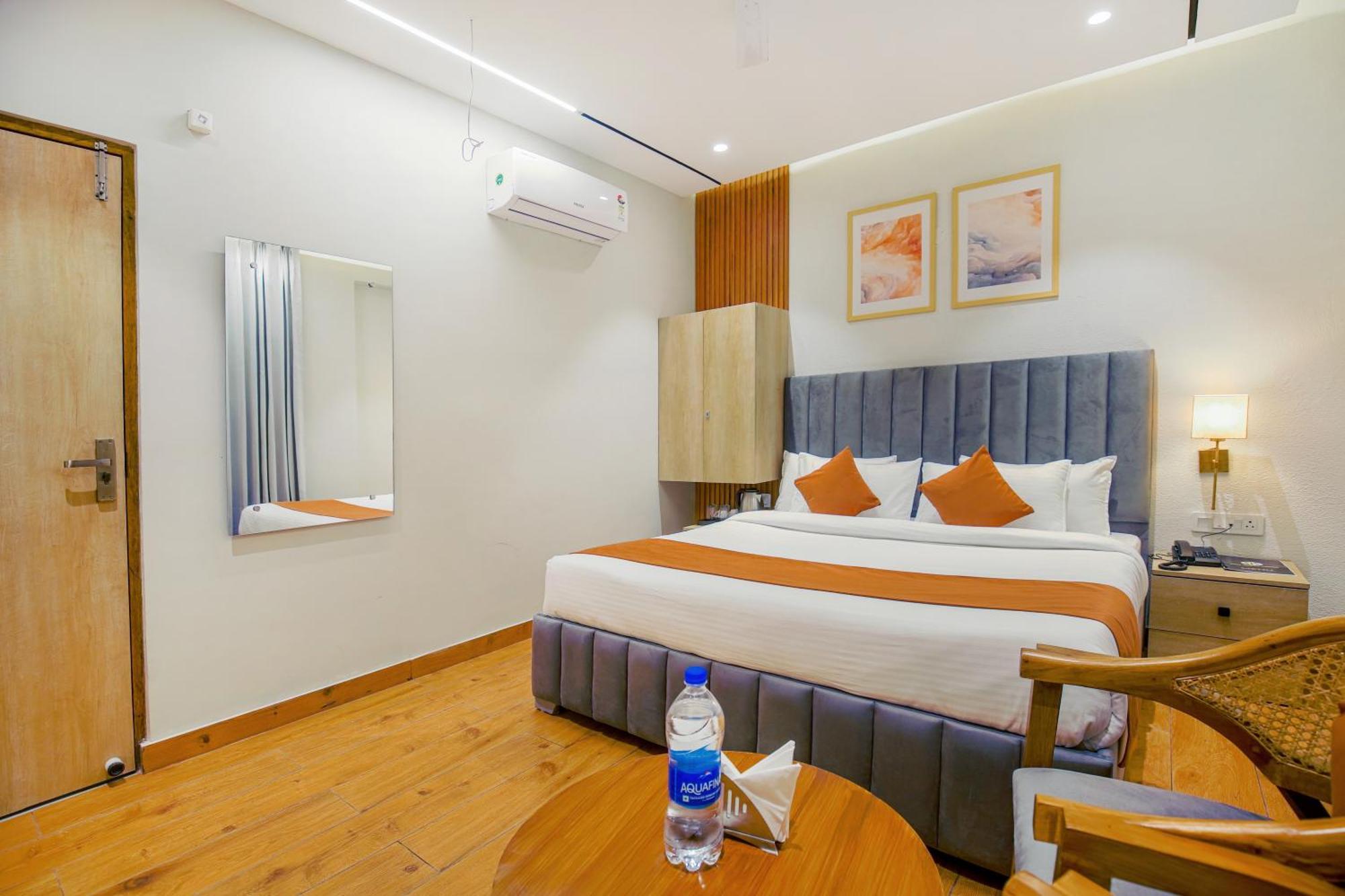 Hotel West Inn Premium Kharar Exterior foto